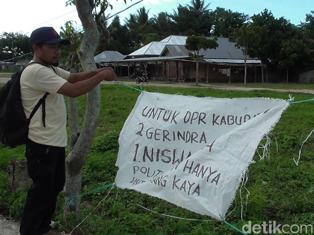 Unik, Caleg Gerindra Asal Gorontalo Pakai Karung buat Baliho Unik, Caleg Gerindra Asal Gorontalo Pakai Karung buat Baliho
