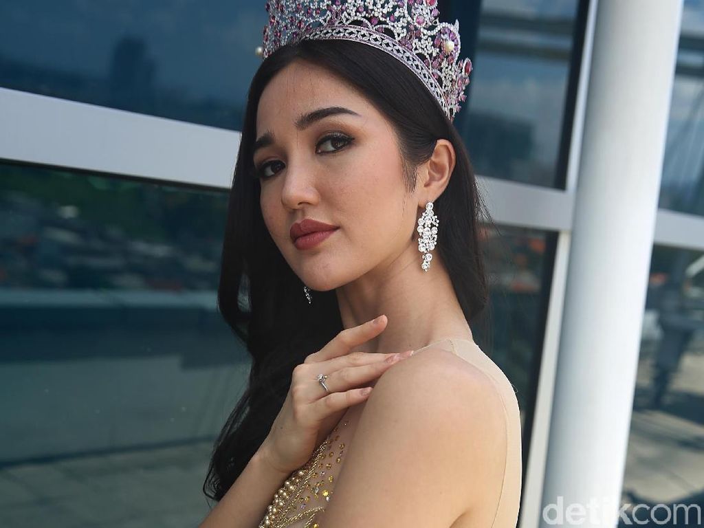 Makin Glowing, Puteri Indonesia Ini Perawatan Peeling Hingga Facial Vampir Makin Glowing, Puteri Indonesia Ini Perawatan Peeling Hingga Facial Vampir