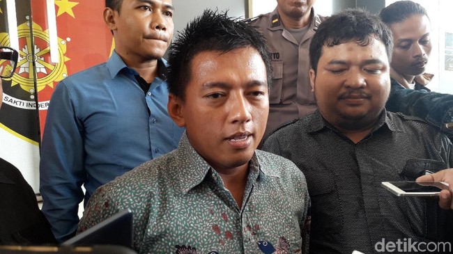 Wasit Liga 2 Diperiksa Satgas Mafia Bola di Polda DIY Wasit Liga 2 Diperiksa Satgas Mafia Bola di Polda DIY