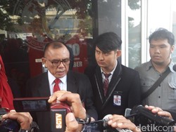 Siratan Kekecewaan di Balik Mundurnya Kuasa Hukum Vanessa Angel
