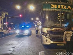 Bus Mira Terbakar di Madiun, 30 Penumpang Dievakuasi