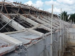 Bangunan Proyek Air Minum yang Dibiayai APBN di Riau Roboh