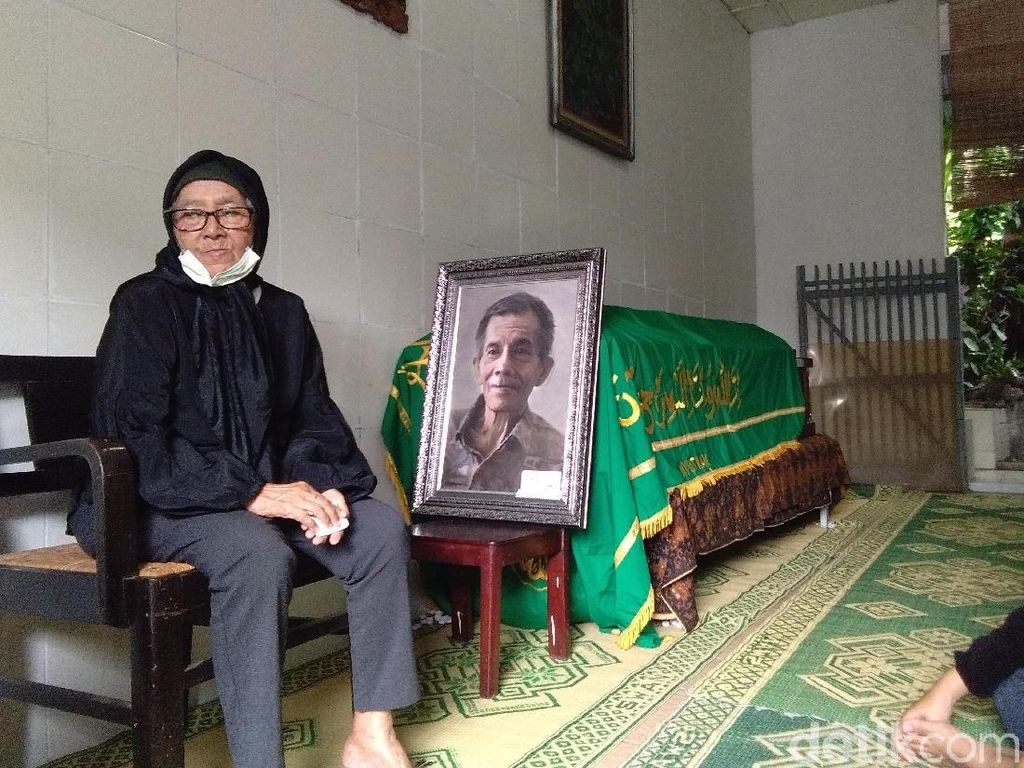 Kisah Herry Wibowo, Karya Hilang Karena Tak Ada Mesin Foto Kopi Kisah Herry Wibowo, Karya Hilang Karena Tak Ada Mesin Foto Kopi