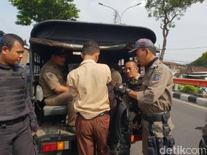 Kepergok Ngopi di Warkop, 16 Pelajar Surabaya Terciduk Bolos Sekolah Kepergok Ngopi di Warkop, 16 Pelajar Surabaya Terciduk Bolos Sekolah