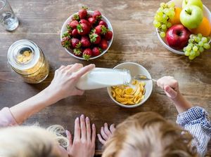 5 Trik Ini Bisa Bikin si Kecil Suka Makanan Sehat