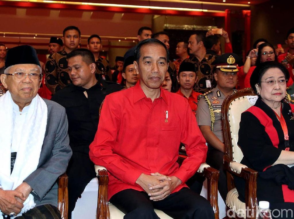 Survei Indikator: Elektabilitas PDIP Turun Imbas Kepuasan ke Jokowi Drop