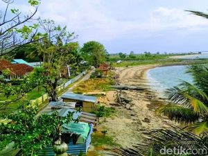 Duh! Pantai Cantik di NTB Dipenuhi Sampah