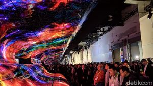 Instalasi Layar OLED LG Sukses Bikin Mata Terpana
