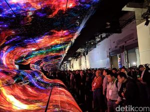 Instalasi Layar OLED LG Sukses Bikin Mata Terpana Instalasi Layar OLED LG Sukses Bikin Mata Terpana