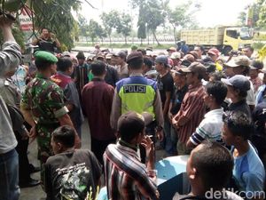 Ratusan Warga Lamongan Geruduk Polsek Turi, Ada Apa? Ratusan Warga Lamongan Geruduk Polsek Turi, Ada Apa?