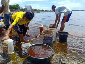 Solar Tumpah di Laut Parepare, Polisi akan Panggil Operator Tanker