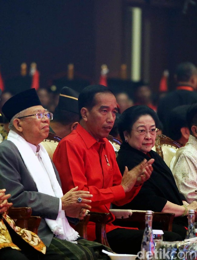 Jokowi Ajak Kader PDIP Gotong-royong Bumikan Pancasila Jokowi Ajak Kader PDIP Gotong-royong Bumikan Pancasila