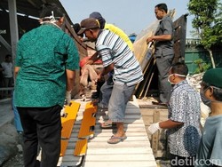 Dua Pekerja di Tulungagung Tertimpa Marmer, Satu Tewas