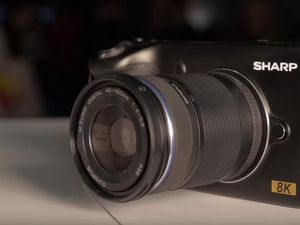 Sharp Bikin Kamera Mirrorless 8K