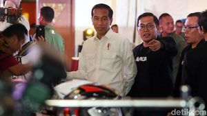 Hadiri Ultah Bukalapak Jokowi Semringah Banget