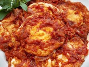 Ditambah Kecap atau Sambal, Mana Telor Ceplok Favorit Buat Sarapan? Ditambah Kecap atau Sambal, Mana Telor Ceplok Favorit Buat Sarapan?