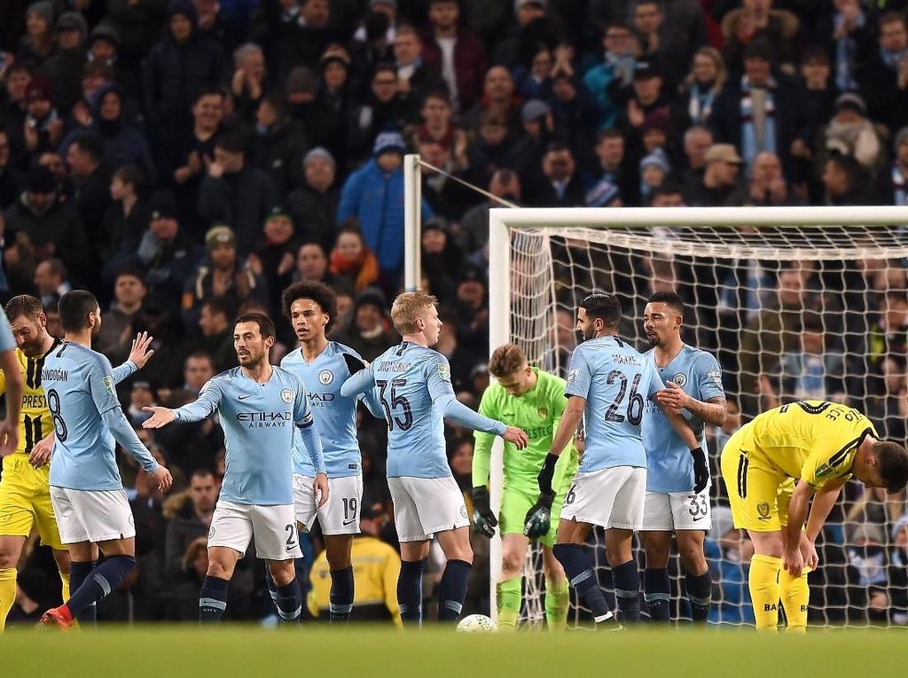 City: 9 Gol sebagai Bentuk Rasa Hormat untuk Burton dan Piala Liga Inggris City: 9 Gol sebagai Bentuk Rasa Hormat untuk Burton dan Piala Liga Inggris