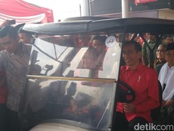 Hadir di HUT PDIP, Jokowi Setiri Maruf-Megawati-JK