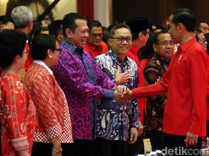 Momen 3x Zulkifli Hasan Disoraki Huu Berujung PDIP Minta Maaf Momen 3x Zulkifli Hasan Disoraki Huu Berujung PDIP Minta Maaf