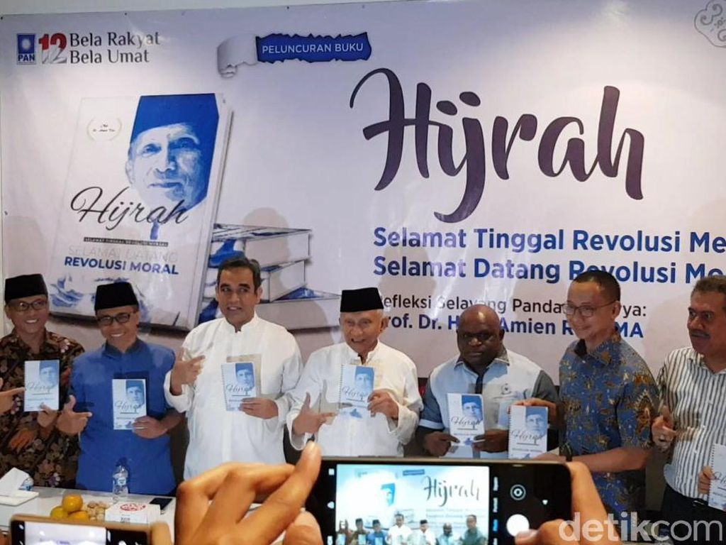 Amien Rais Luncurkan Buku Revolusi Moral: Revolusi Mental Jokowi Tak Jelas Amien Rais Luncurkan Buku Revolusi Moral: Revolusi Mental Jokowi Tak Jelas