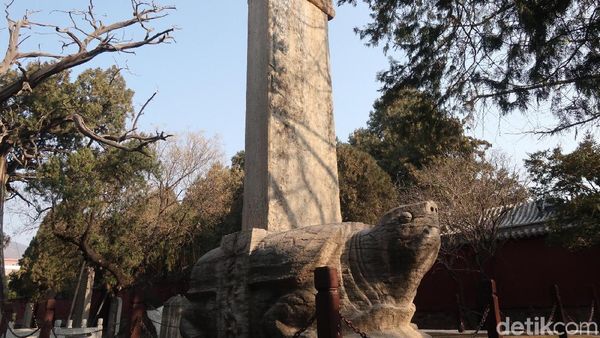 Foto: Patung Bi Xi Pembawa Kekayaan di China