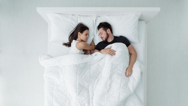 Dilakukan Sebelum Tidur, 10 Hal Simpel Ini Bikin Pasangan Lebih Bahagia