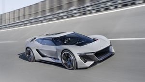 Mobil Listrik Unik, Setirnya Ada di Tengah