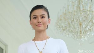 Senyum Agnez Mo saat Bertemu Jokowi di Istana