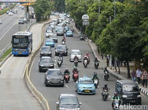 Kurangi Polusi Jakarta dengan Naik Angkutan Umum, Efektifkah? Kurangi Polusi Jakarta dengan Naik Angkutan Umum, Efektifkah?