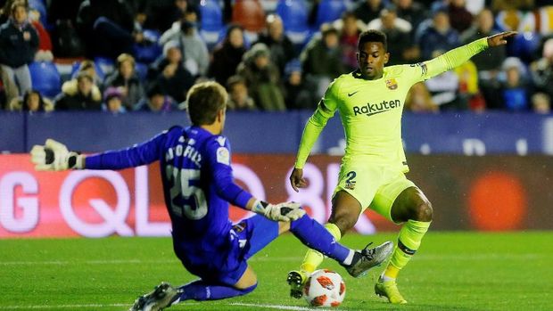 Barcelona kebobolan dua gol cepat di laga lawan Levante.