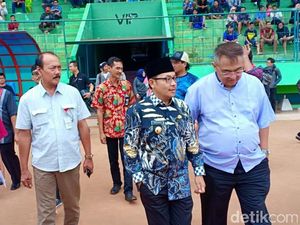Wali Kota Malang Nongol di Latihan Perdana Arema FC Wali Kota Malang Nongol di Latihan Perdana Arema FC