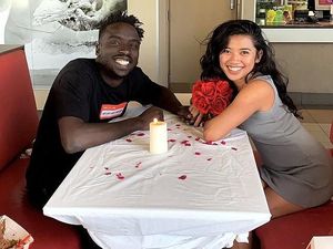 Romantis! Pria Ini Ajak Pacarnya Candle Light Dinner di KFC Romantis! Pria Ini Ajak Pacarnya Candle Light Dinner di KFC