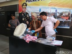 Sebelum Jatuh ke Kloset, Bayi Dicekik dan Disiram Air 5 Kali