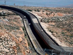 Israel Resmikan Tol dengan Tembok Pemisah Pengendara Israel-Palestina