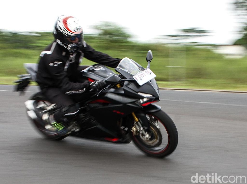 Promo Bulan Juli, Honda CBR250RR Didiskon Rp 8,2 Juta Promo Bulan Juli, Honda CBR250RR Didiskon Rp 8,2 Juta