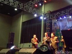 Hadiri Natal Bersama Pemprov DKI, Anies Diajak Nyanyi Lagu John Denver