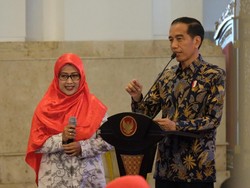 Percaya Tak Percaya Jokowi Dengar Gaji Guru Rp 300 Ribu