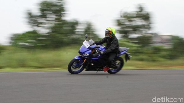 Yamaha R25