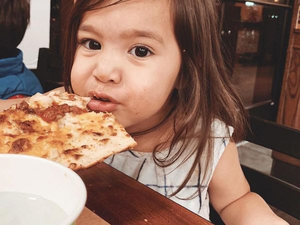 Ini Rachel, Anak Vlogger Pitas Life yang Doyan Makan dan Masak