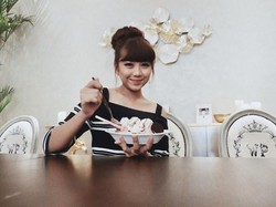 Makan Pedas Jadi Ritual Wajib Ghea Indrawari Sebelum Manggung