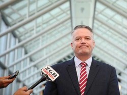 Menteri Australia Habiskan Dana Rp 400 Juta Naik Pesawat Sendirian