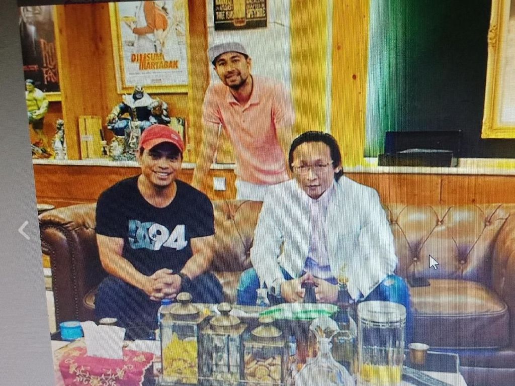Dituding Bagi Sembako buat Promo Film, Bos RA Pictures Buka Suara Dituding Bagi Sembako buat Promo Film, Bos RA Pictures Buka Suara