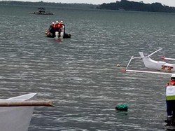 Pertamina Pasang Oil Boom Atasi Rembesan Solar di TBBM Parepare