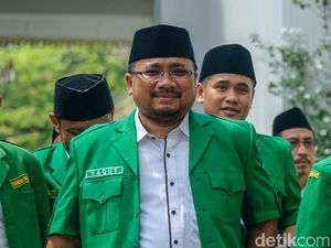Foto Menag Yaqut Rangkul Ragil Mahardika Ternyata Editan Belaka Foto Menag Yaqut Rangkul Ragil Mahardika Ternyata Editan Belaka