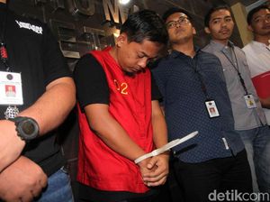 Sebar Hoax 7 Kontainer Surat Suara Tercoblos, Guru Geografi Dibui 2 Tahun Sebar Hoax 7 Kontainer Surat Suara Tercoblos, Guru Geografi Dibui 2 Tahun