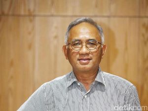 Tonton Blak-blakan Dirut Adhi Karya: LRT Terhambat Dukuh Atas Pukul 13.00 WIB Tonton Blak-blakan Dirut Adhi Karya: LRT Terhambat Dukuh Atas Pukul 13.00 WIB