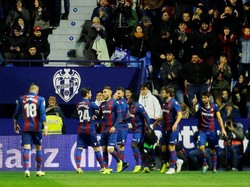 Levante kembali mencetak gol di menit ke-18. Kali ini giliran Borja Mayoral yang mencatatkan namanya di papan skor. Foto: Heino Kalis/Reuters