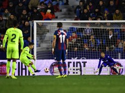 Barcelona baru bisa memperkecil ketertinggalan di menit ke-85 lewat eksekusi penalti Philippe Coutinho. Foto: David Ramos/Getty Images