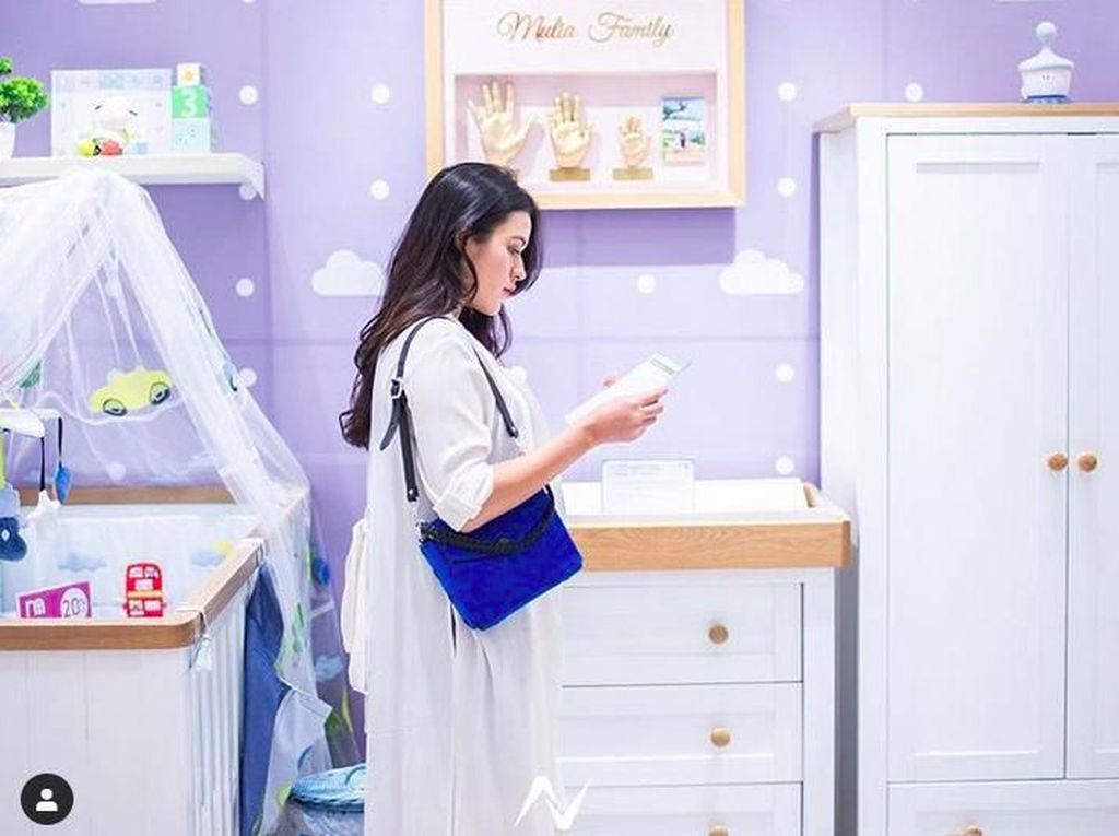Cantiknya Raisa saat Belanja Perlengkapan Bayi Cantiknya Raisa saat Belanja Perlengkapan Bayi