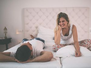 5 Cara Tetap Intim dengan Pasangan Meski Punya Kesibukan Padat 5 Cara Tetap Intim dengan Pasangan Meski Punya Kesibukan Padat
